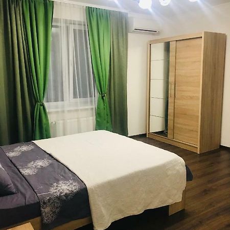 Apartmán Naberezhna 10, Central Luck Exteriér fotografie